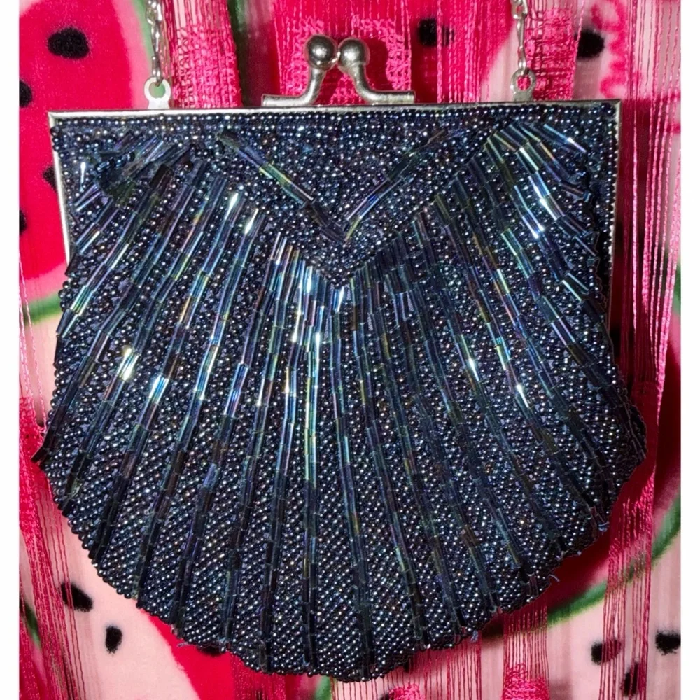 💙🩵 Shimmering Fully Beaded Clutch